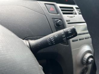 Toyota Yaris Yaris II (P9), Hatchback, 2005 / 2014 1.0 12V VVT-i picture 34
