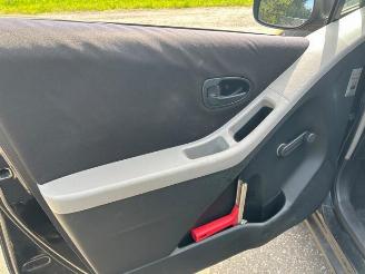 Toyota Yaris Yaris II (P9), Hatchback, 2005 / 2014 1.0 12V VVT-i picture 28