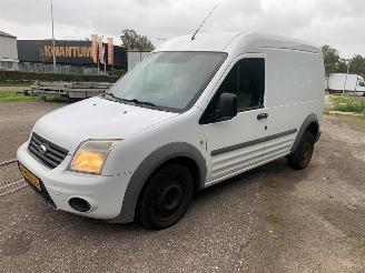 Voiture accidenté Ford Transit Connect 1.8 TDCi 90 Bestel  Diesel 1.753cc 66kW (90pk) FWD 2002-09/2013-12  HCPA; HCPC; HCPB; P9PA; EURO4; P9PB; R3PA; P9PC; P9PD; RWPE; RWPF; HCPD 2012/1