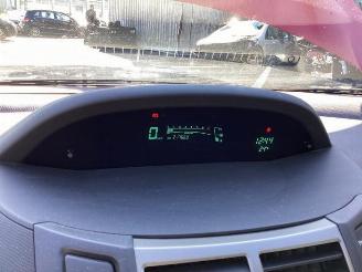 Toyota Yaris Yaris II (P9), Hatchback, 2005 / 2014 1.0 12V VVT-i picture 25