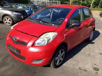 Vrakbiler auto Toyota Yaris Yaris II (P9), Hatchback, 2005 / 2014 1.0 12V VVT-i 2010/2