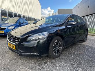 Coche accidentado Volvo V-40 2.0 D2 16V Hatchback 4Dr Diesel 1.969cc 88kW (120pk) FWD 2015-02/2019-08 (MV74) D4204T8; B 2015/9