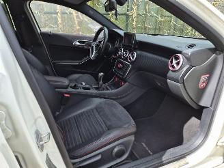 Mercedes A-klasse AMG line picture 10