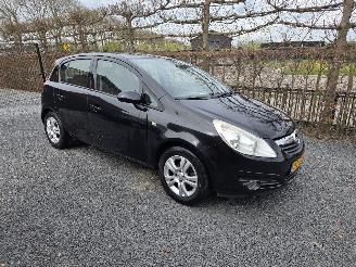 krockskadad bil auto Opel Corsa 1.2 16 V Edition 2009/4