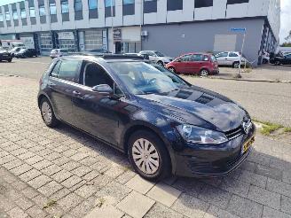 Damaged car Volkswagen Golf Panoramadak climatronic 1.2 tsi 2014/6