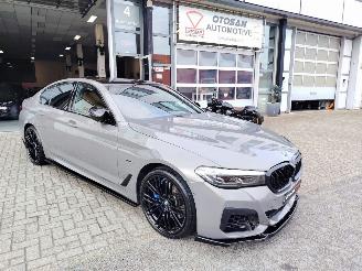 skadebil auto BMW 5-serie 545E X-drive M Performance NARDO 360 CAM COGNAC LEDER 400PK! 2021/10