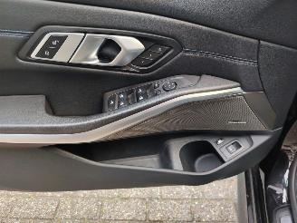 BMW 3-serie 320E M Performance Facelift CURVED SCREEN HARMAN KARDON picture 16