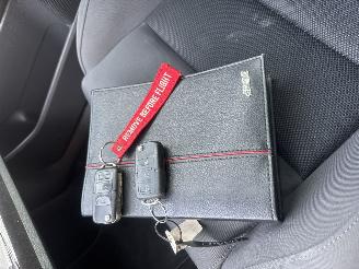 skadebil auto Volkswagen Golf R32 3.2 V6 DSG NL Auto, Dakraam 2008/1