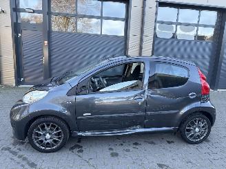 Peugeot 107 1.0-12V Millesim 200 picture 2