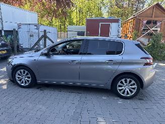 Peugeot 308 1.2 puretech style PANO picture 2