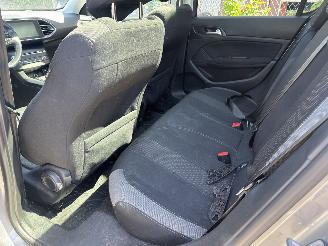 Peugeot 308 1.2 puretech style PANO picture 15