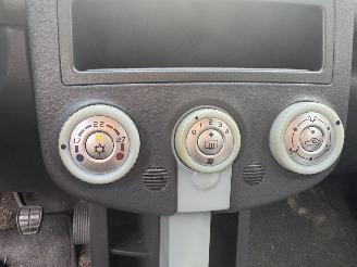 Mitsubishi Colt  picture 9