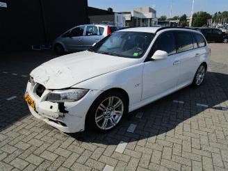 danneggiata BMW 3-serie 318 D  ( M LINE )
