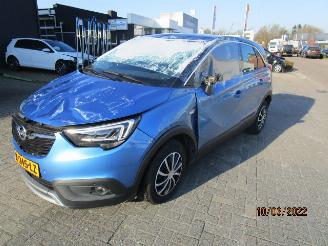 damaged passenger cars Opel Crossland innovation 2019/12