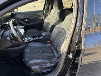 Peugeot 208 GT AUTOMATIC picture 9