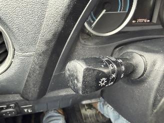 Toyota Auris 1.8i - 16V HYBRID picture 14