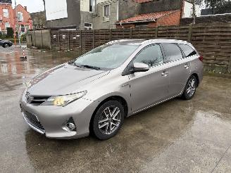 Toyota Auris 1.8i - 16V HYBRID picture 2