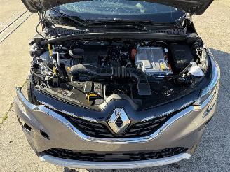 Renault Captur 1.6i - 16V SCE 145 E-TECH picture 16