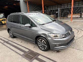 Damaged car Volkswagen Touran 1.6 TDI - 16V TURBO 7 SEATS 2018/10