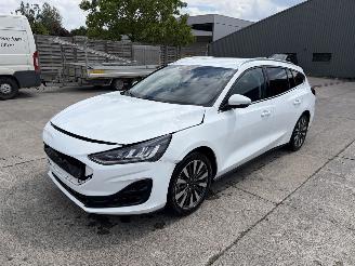 Schadeauto Ford Focus 1.0i -12V TURBO MHEV 2024/9
