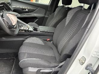 Peugeot 5008 II 1.2I PURETECH 12V picture 9