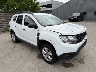 uszkodzony samochody osobowe Dacia Duster 2 PHASE 1 1.0i - 12V TURBO TCE 90 2021/3