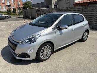 skadebil auto Peugeot 208 1.2 VTI - 12V - GRIS 2017/7