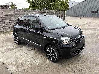 uszkodzony samochody osobowe Renault Twingo 3 PHASE 1 0.9i - 12V TURBO TCE 90 2016/7