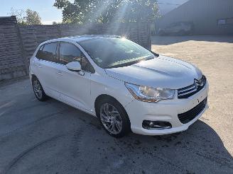 Vaurioauto  passenger cars Citroën C4 1.6 HDI - 8V TURBO 2013/2