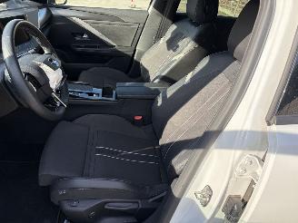 Opel Astra 1.2i - 12V TURBO picture 8