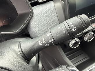 Renault Clio E-Tech 145 picture 13