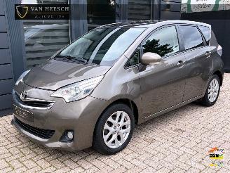 krockskadad bil auto Toyota Verso S 1.3 VVT-i Dynamic | Navi Panoramadak Camera 2015/2