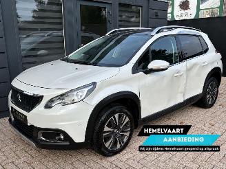 krockskadad bil auto Peugeot 2008 1.2 PureTech Allure | Navi Panoramadak Camera 2018/2