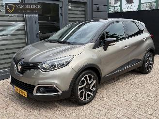 Damaged car Renault Captur 1.2 AUTOMAAT | NAP | DEALER ONDERHOUDEN | SCHADEVRIJ 2015/6