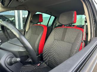 Renault Clio 1.2TCE Rip Curl Edition picture 11