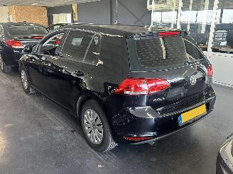 krockskadad bil auto Volkswagen Golf 1.6TDI DSG NAP 2014/1