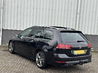 Volkswagen Golf 2.0TDI R-Line picture 5