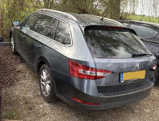 Skoda Superb 1.6TDI Ambition Bussines picture 8