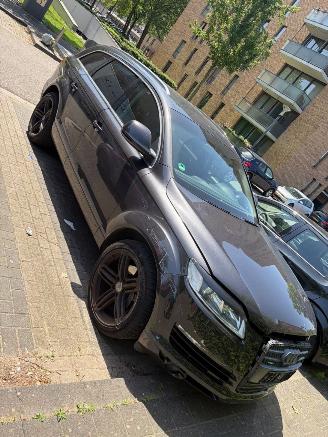 krockskadad bil auto Audi Q7 4.2 FSI Quattro Pro Line + 7persoons 2005/7