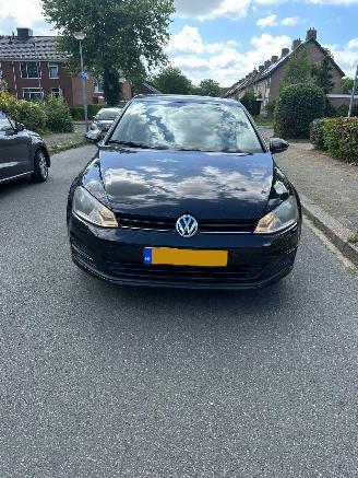 damaged passenger cars Volkswagen Golf 1.2TSI Comfortline 2013/1