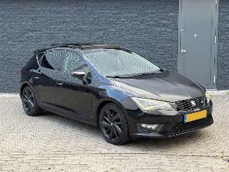 Vaurioauto  passenger cars Seat Leon 1.8 TSI FR Connect 2016/1
