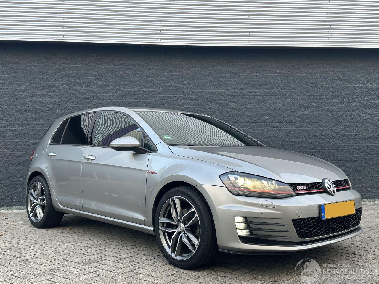 Volkswagen Golf 1.4 TSI GTI Interieur + Exterieur