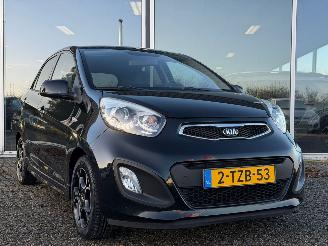 Vaurioauto  passenger cars Kia Picanto 1.0 CVVT World Cup Ed. Airco NAP 2014/7