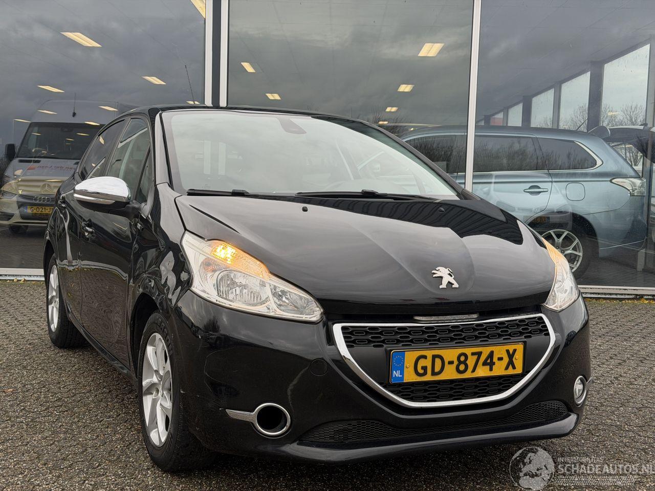 Peugeot 208 1.2 PureTech Style Pack AUTOMAAT