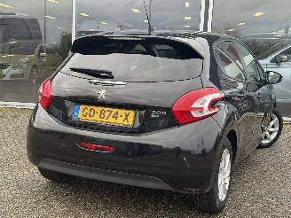 Peugeot 208 1.2 PureTech Style Pack AUTOMAAT picture 4