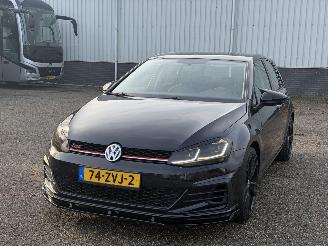 krockskadad bil auto Volkswagen Golf 1.2 TSI GTI LOOK 2013/2