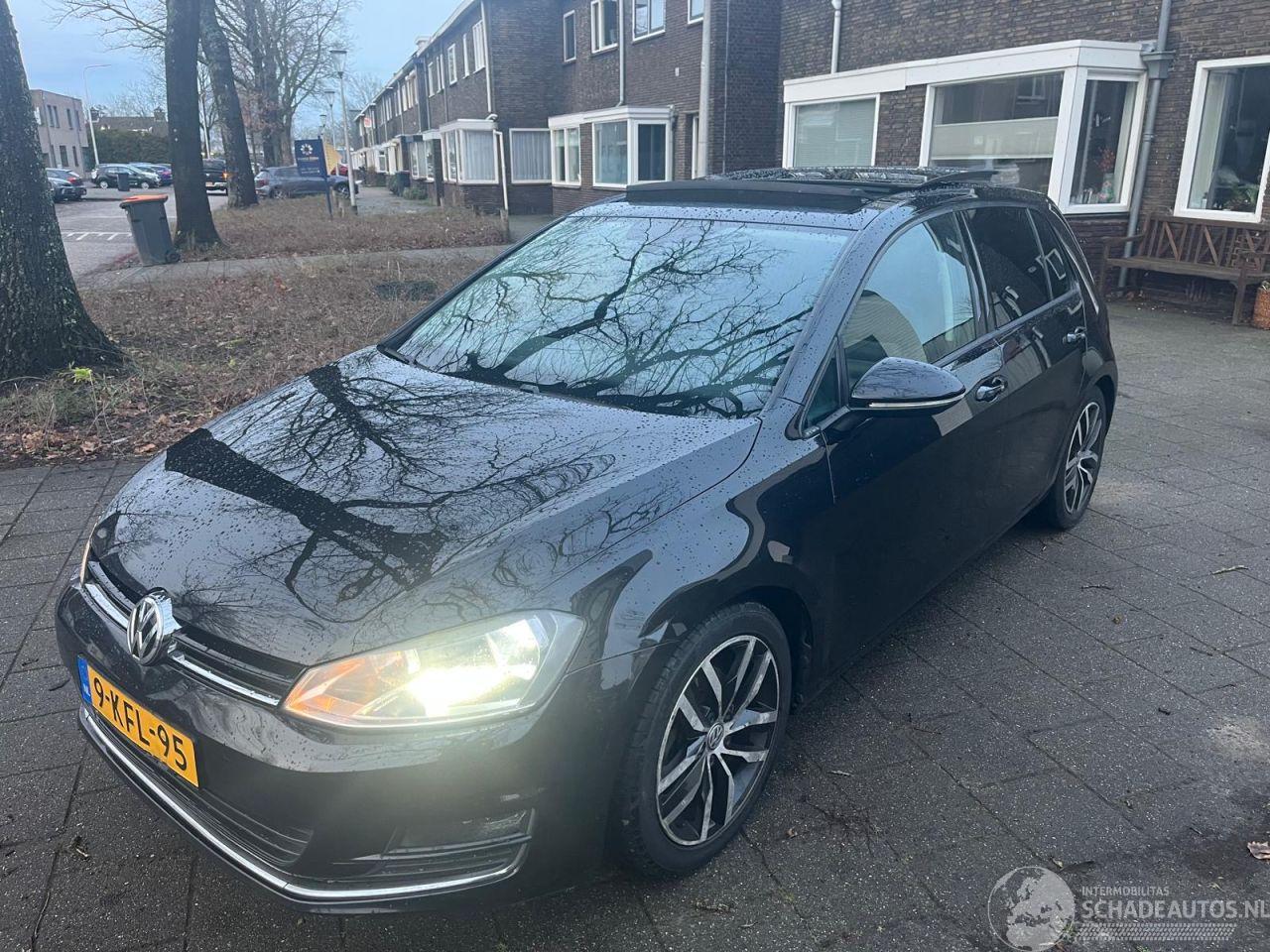 Volkswagen Golf 1.4 TSI ACT Highline DSG PANO