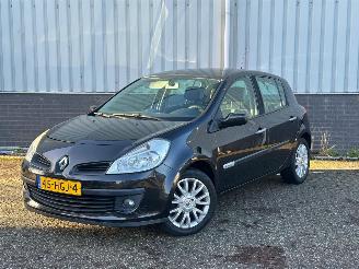 Renault Clio 1.2 TCE Special Rip Curl picture 2