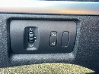 Renault Clio 1.2 TCE Special Rip Curl picture 9