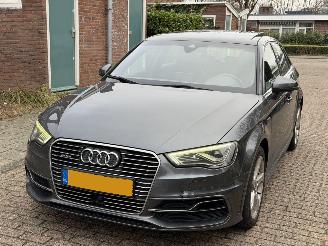 krockskadad bil auto Audi A3 SPORTBACK E-TRON PANO/AUTOMAAT 2015/9